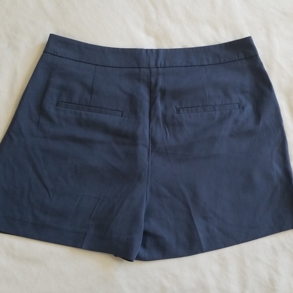 Loft pleated soft shorts - Picture 5 of 7